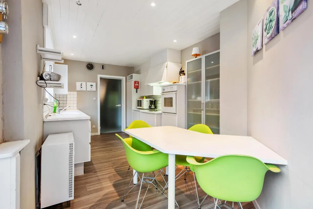 Apartamento Queen Astrid Holiday Home Brujas